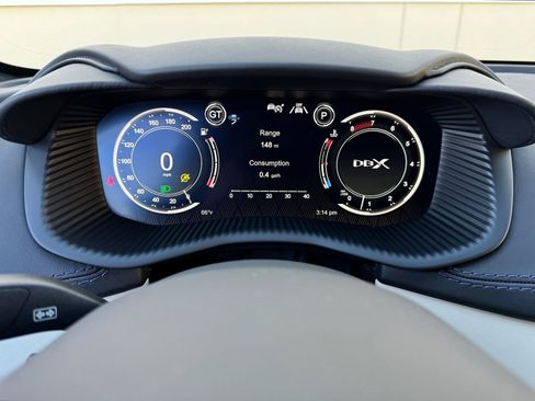 Used 2022 Aston Martin DBX image 6