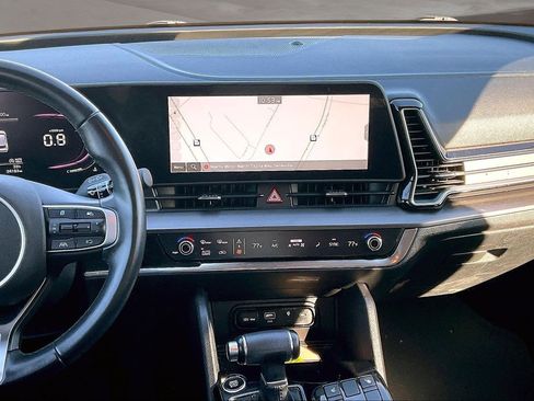 Used 2023 Kia Sportage EX image 9