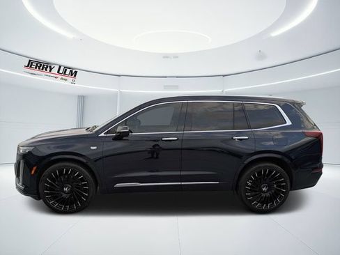 Used 2021 Cadillac XT6 Premium Luxury w/ LPO, Floor Liner Package FWD image 6
