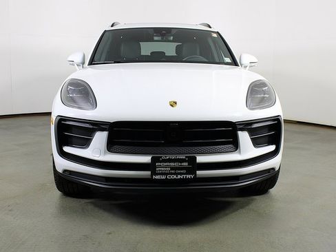Used 2025 Porsche Macan image 10