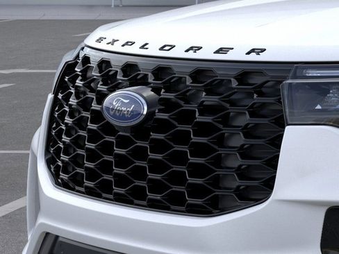 New 2026 Ford Explorer ST-Line w/ ST-Line Street Pack image 17