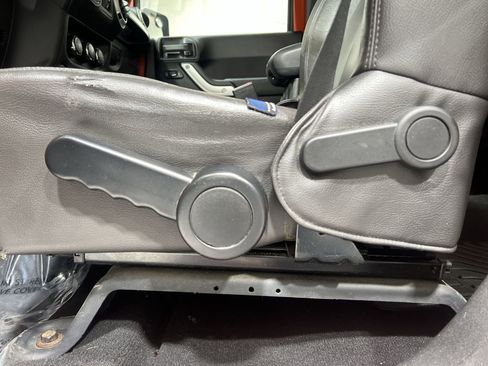 Used 2014 Jeep Wrangler Unlimited Sahara w/ Connectivity Group image 12