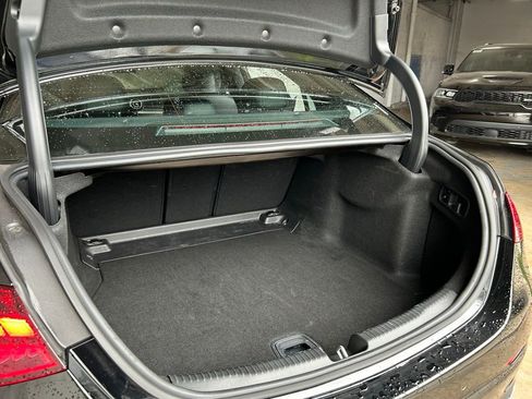Used 2025 Mercedes-Benz C 300 4MATIC Sedan image 42