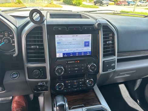 Used 2020 Ford F150 Lariat AWD/4WD image 8