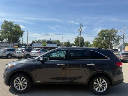 Used 2016 Kia Sorento LX w/ LX Convenience Package image 2