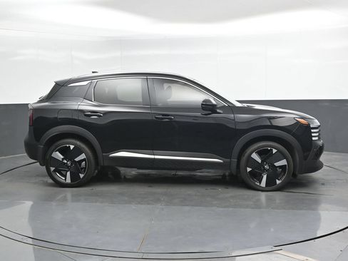 Used 2025 Nissan Kicks SR AWD/4WD image 5
