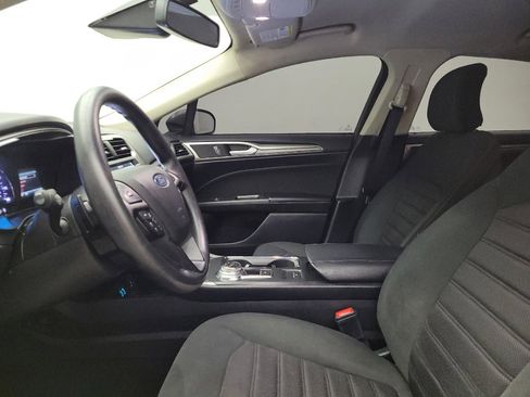 Used 2019 Ford Fusion SE image 17