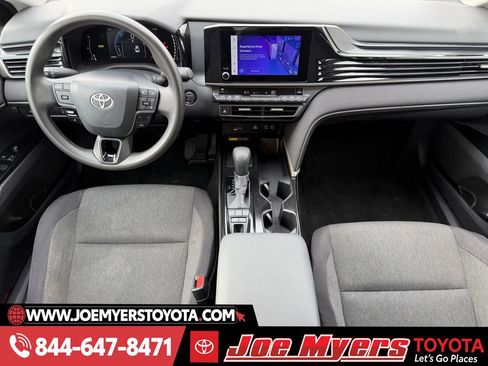 Used 2025 Toyota Camry LE image 13