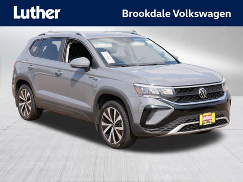 Used 2023 Volkswagen Taos SE AWD/4WD image 1