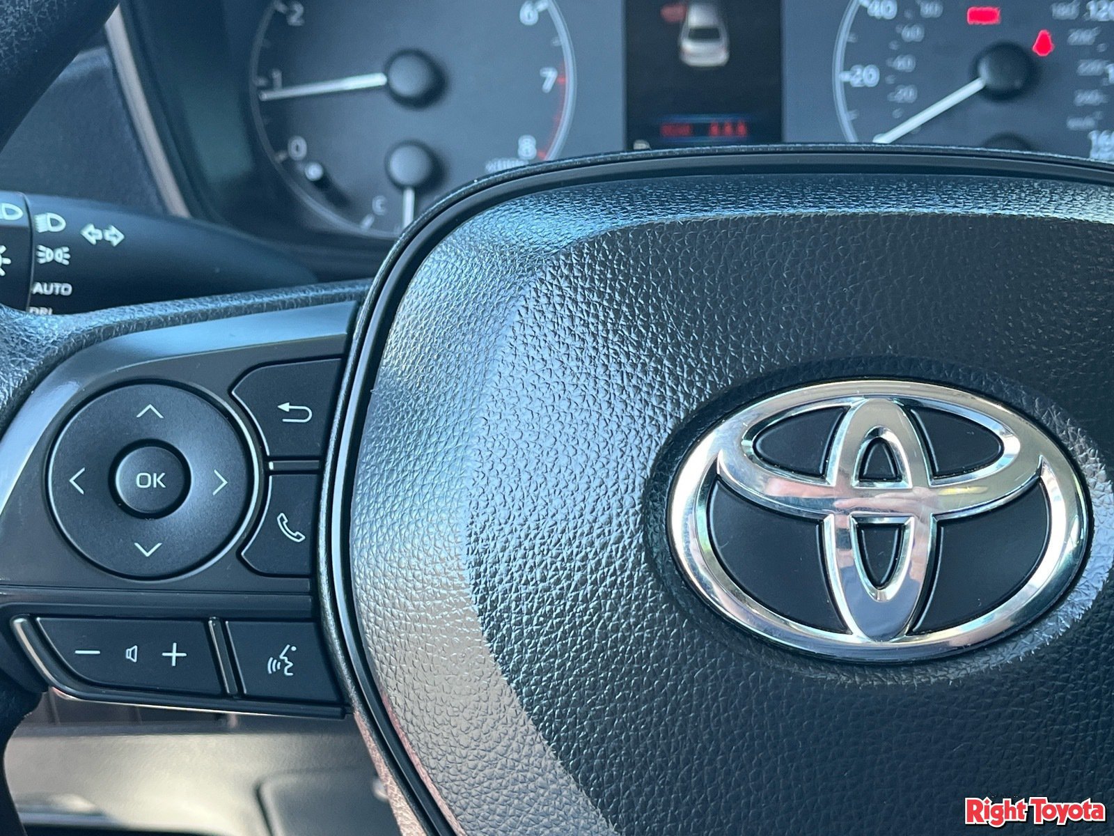 Certified 2025 Toyota Corolla LE FWD image 23