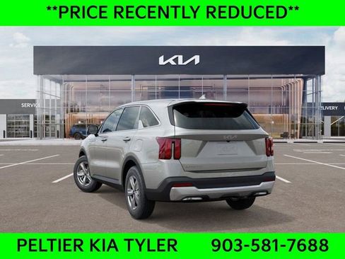 New 2026 Kia Sorento LX FWD image 4