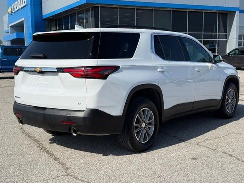 Used 2023 Chevrolet Traverse LT FWD image 5