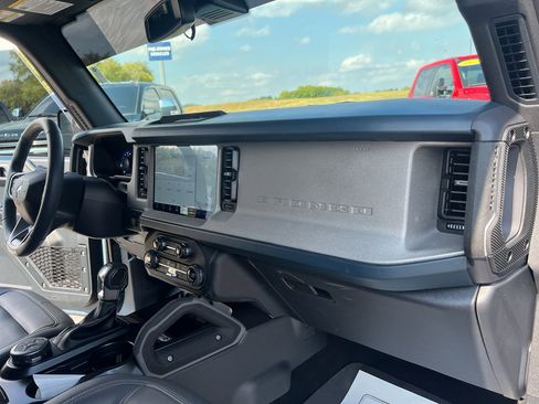 Certified 2024 Ford Bronco Outer Banks image 12