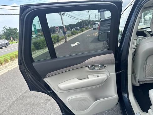 Used 2023 Volvo XC90 B6 Plus AWD/4WD image 15