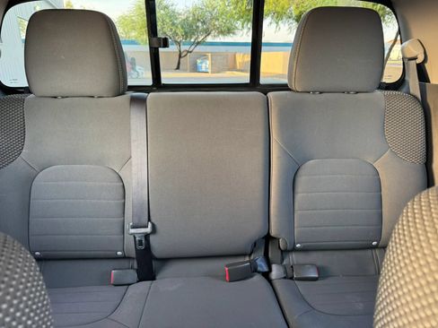 Used 2018 Nissan Frontier PRO-4X AWD/4WD image 28