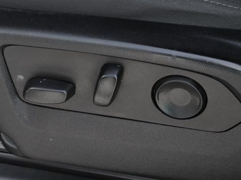 Used 2022 Chevrolet Silverado 1500 LT RWD image 17