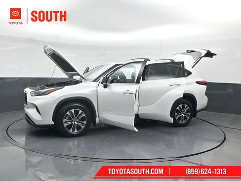Used 2022 Toyota Highlander XLE image 59