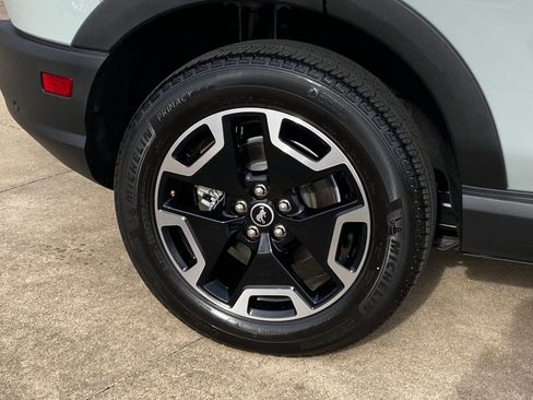 Used 2024 Ford Bronco Sport Outer Banks w/ Tech Package image 8