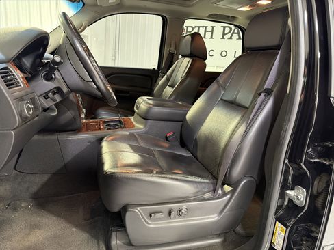 Used 2007 Chevrolet Tahoe LTZ w/ LTZ Preferred Equipment Group RWD image 9