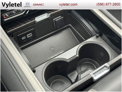 Used 2023 GMC Yukon Denali image 32