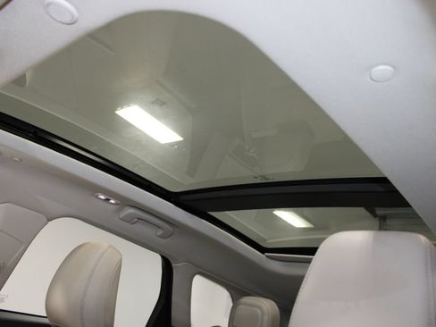 Used 2022 Lincoln Corsair AWD w/ Premium Package image 52