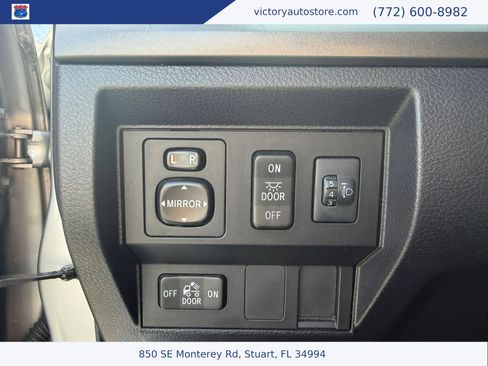 Used 2017 Toyota Tundra SR5 w/ SR5 Upgrade Package AWD/4WD image 20