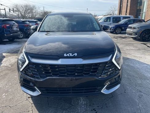 Used 2025 Kia Sportage EX image 2