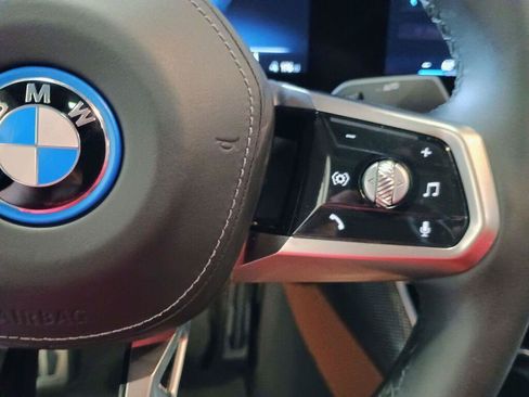Used 2023 BMW i7 xDrive60 AWD/4WD image 11