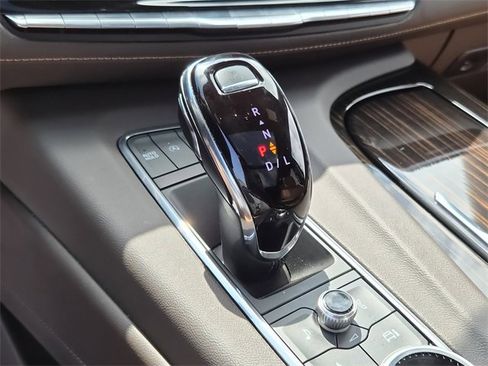 Used 2024 Cadillac Escalade ESV Premium Luxury image 32