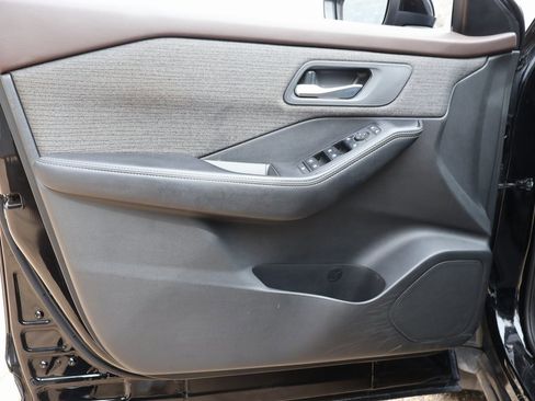 Used 2021 Nissan Rogue SV image 21