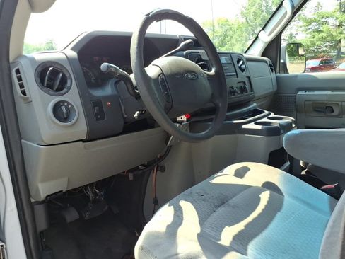 Used 2011 Ford E-250 and Econoline 250 w/ Commercial Cargo Van Pkg RWD image 13