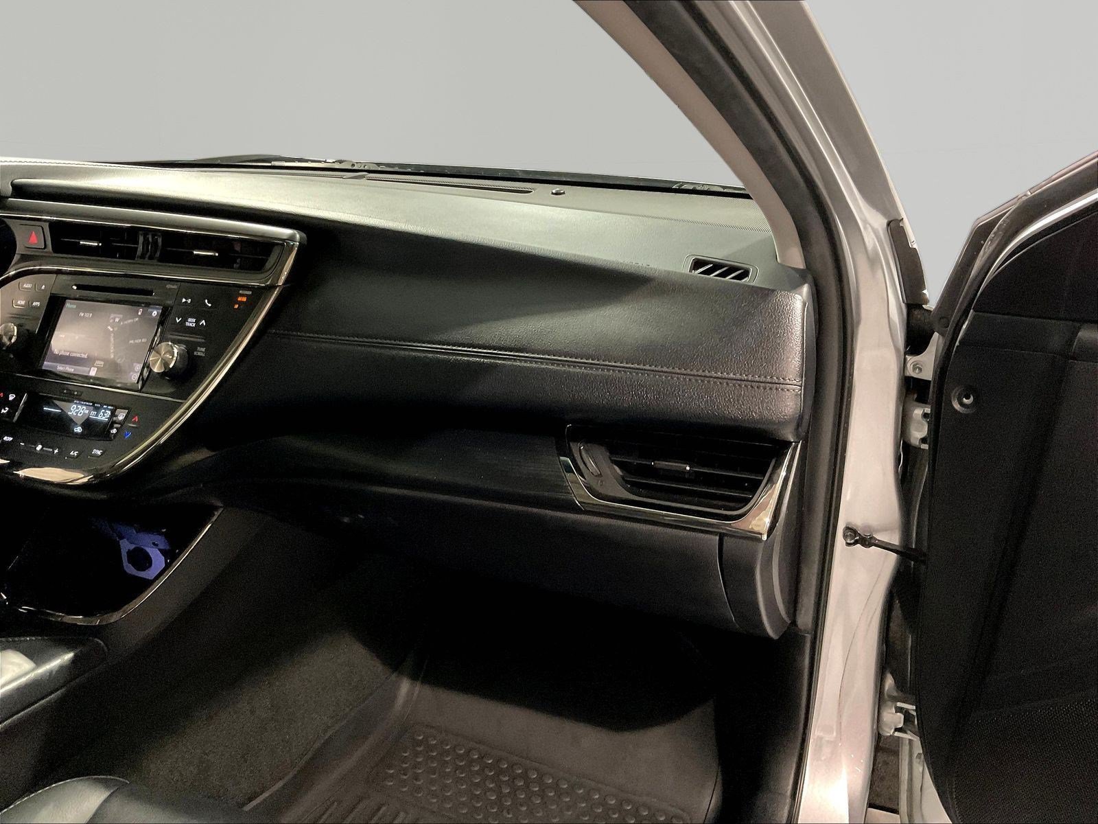 Used 2018 Toyota Avalon Touring FWD image 25
