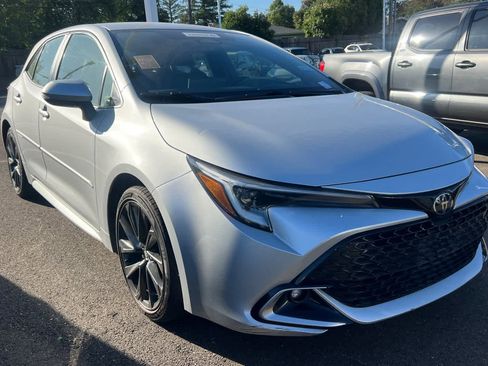 Used 2023 Toyota Corolla XSE FWD image 3