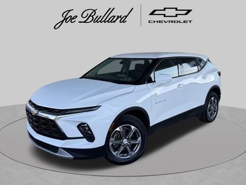 Used 2024 Chevrolet Blazer LT FWD image 1