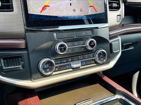 Used 2022 Ford Expedition Max Limited AWD/4WD image 22