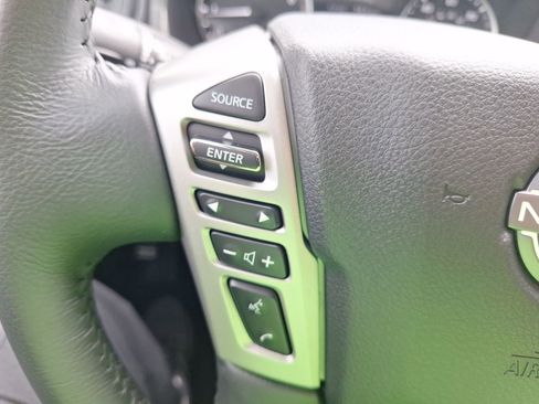 Used 2024 Nissan Titan SV w/ SV Convenience Package RWD image 23