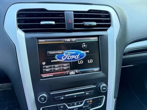 Used 2016 Ford Fusion SE FWD image 14
