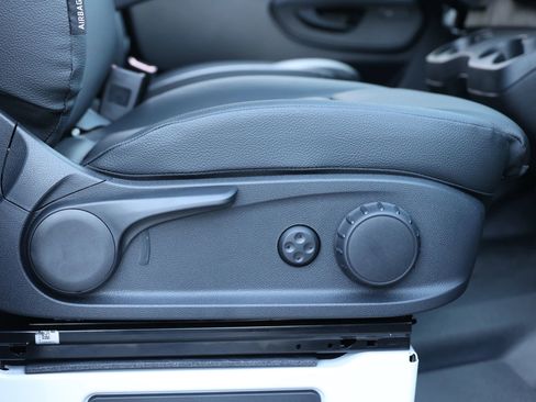 Used 2024 Mercedes-Benz eSprinter 170 Cargo image 32