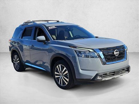 Used 2022 Nissan Pathfinder Platinum w/ Cargo Package image 3