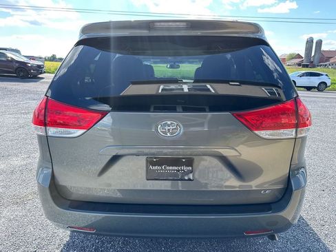 Used 2014 Toyota Sienna LE FWD image 5