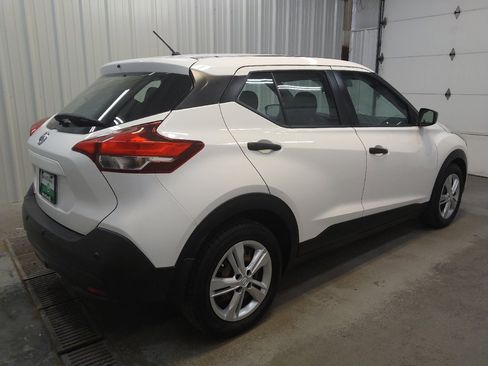 Used 2020 Nissan Kicks S FWD image 10