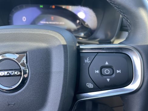 Used 2025 Volvo XC40 B5 Core image 48