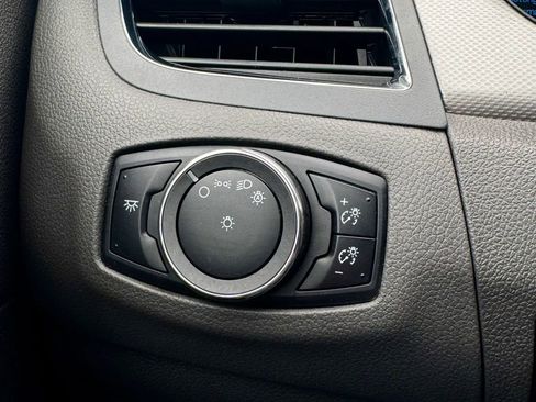 Used 2013 Ford Edge SEL image 31