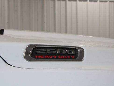 Used 2025 RAM 2500 Laramie AWD/4WD image 12