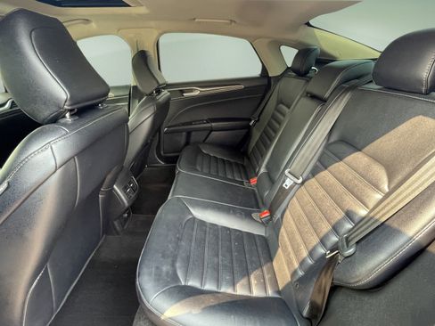 Used 2020 Ford Fusion SEL FWD image 32