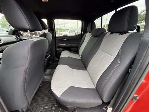 Used 2021 Toyota Tacoma TRD Sport w/ Technology Package AWD/4WD image 30