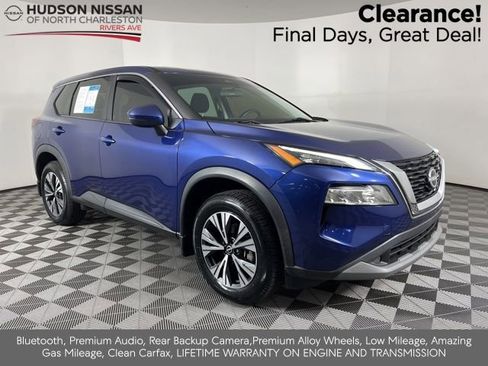 Used 2022 Nissan Rogue SV image 1