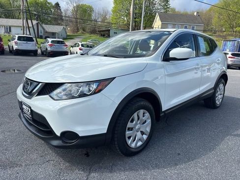 Used 2019 Nissan Rogue Sport S image 3