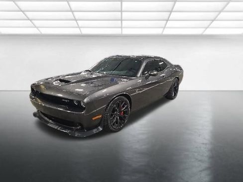 Used 2016 Dodge Challenger SRT Hellcat RWD image 8
