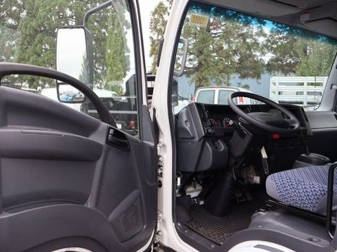 New 2025 Chevrolet Low Cab Forward image 9